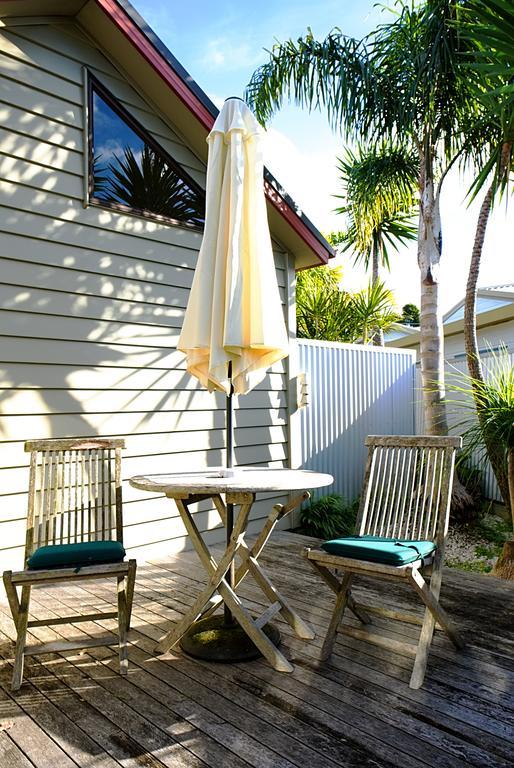 Shores Motel