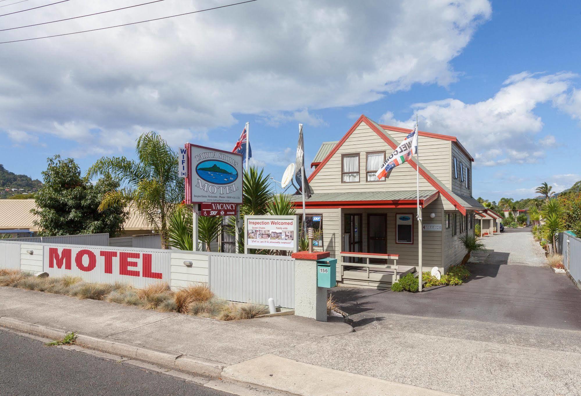 Shores Motel